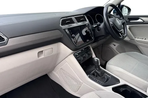 DA21FVD Volkswagen Tiguan Allspace 2.0 TDI Match 5dr DSG Thumbnail #15