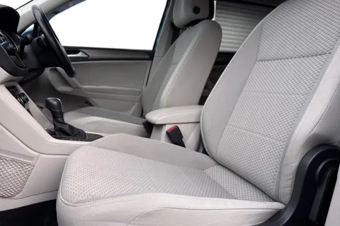 DA21FVD Volkswagen Tiguan Allspace 2.0 TDI Match 5dr DSG Thumbnail #16