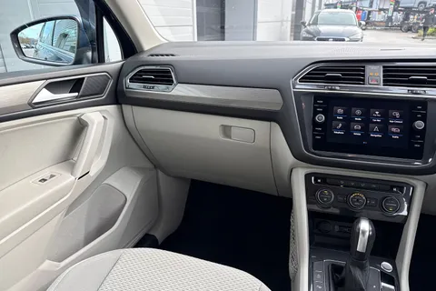DA21FVD Volkswagen Tiguan Allspace 2.0 TDI Match 5dr DSG Thumbnail #20