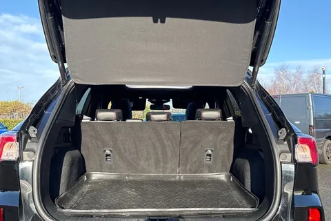 MD22DDO Ford Kuga 2.5 Duratec 14.4kWh ST-Line X Edition CVT Euro 6 (s/s) 5dr Thumbnail #7