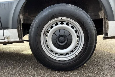 DG25EFO Volkswagen Crafter 2.0 TDI 140PS Commerce High Roof Van Thumbnail #11