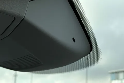 DG25EFO Volkswagen Crafter 2.0 TDI 140PS Commerce High Roof Van Thumbnail #33