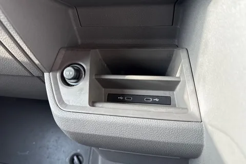 DG25EFO Volkswagen Crafter 2.0 TDI 140PS Commerce High Roof Van Thumbnail #35