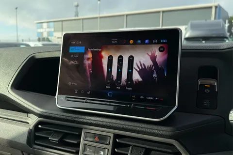 DG25EFO Volkswagen Crafter 2.0 TDI 140PS Commerce High Roof Van Thumbnail #53