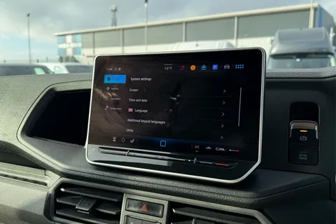 DG25EFO Volkswagen Crafter 2.0 TDI 140PS Commerce High Roof Van Thumbnail #54