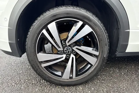 MM72EAG Volkswagen T-Roc 1.5 TSI R-Line 5dr Thumbnail #10