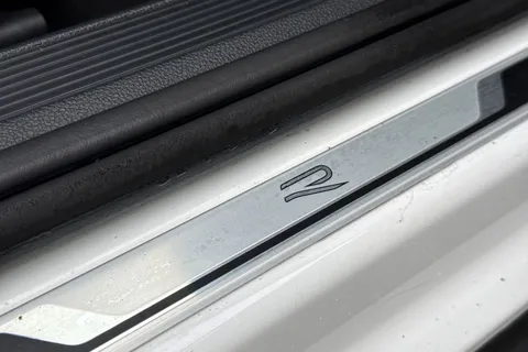 MM72EAG Volkswagen T-Roc 1.5 TSI R-Line 5dr Thumbnail #32