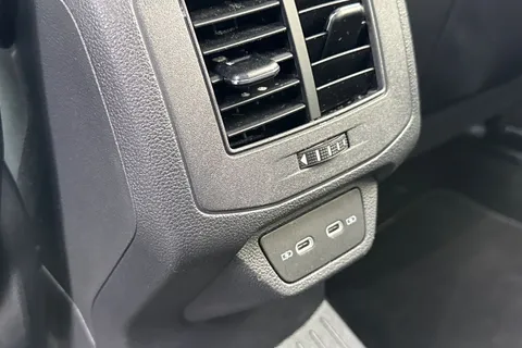 MM72EAG Volkswagen T-Roc 1.5 TSI R-Line 5dr Thumbnail #37