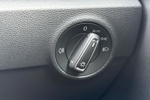 MM72EAG Volkswagen T-Roc 1.5 TSI R-Line 5dr Thumbnail #41