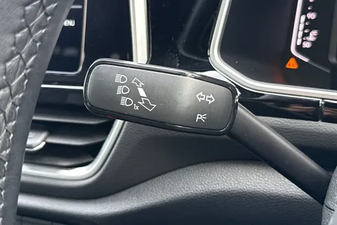 MM72EAG Volkswagen T-Roc 1.5 TSI R-Line 5dr Thumbnail #47