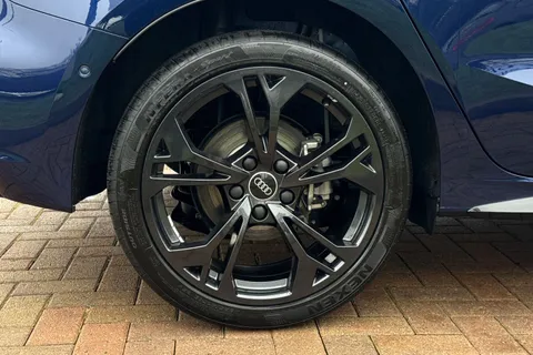 LR75DLD Audi A3 40 TFSI e Black Edition 5dr S Tronic Thumbnail #10