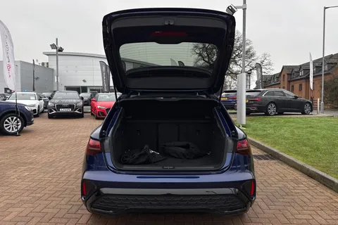 LR75DLD Audi A3 40 TFSI e Black Edition 5dr S Tronic Thumbnail #40