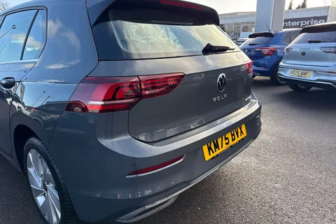 KM75BVX Volkswagen Golf 1.5 TSI 204 Style eHybrid 5dr DSG Thumbnail #8