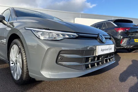 KM75BVX Volkswagen Golf 1.5 TSI 204 Style eHybrid 5dr DSG Thumbnail #9