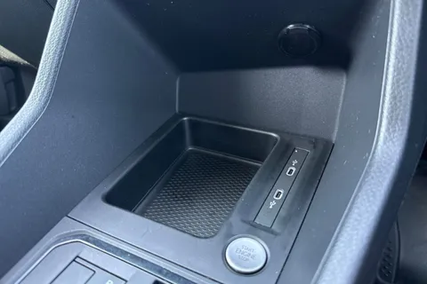 DA25FKH Volkswagen Caddy C20 Cargo Commerce Pro SWB 122 PS 2.0 TDI 7sp DSG Thumbnail #39