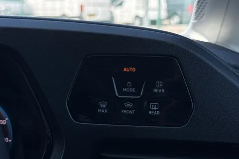 DA25FKH Volkswagen Caddy C20 Cargo Commerce Pro SWB 122 PS 2.0 TDI 7sp DSG Thumbnail #42