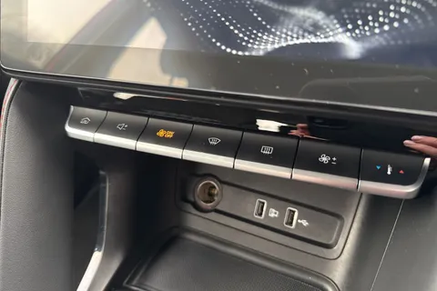 VU23UTG MG Mg Zs 1.5 VTi-TECH Excite Euro 6 (s/s) 5dr Thumbnail #41