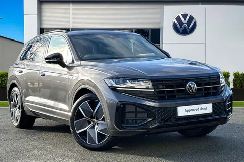 1 of 50 for Volkswagen Touareg 3.0 V6 TDI 4Motion 286 black Edition 5dr Tip Auto | Tow Bar | Heated Seats