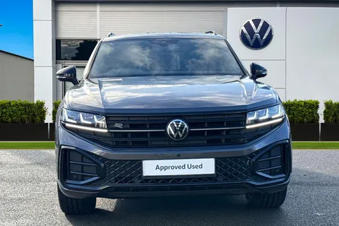 6 of 50 for Volkswagen Touareg 3.0 V6 TDI 4Motion 286 black Edition 5dr Tip Auto | Tow Bar | Heated Seats