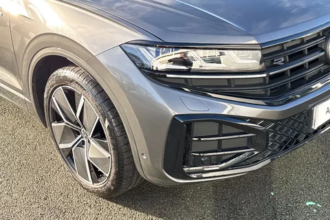 9 of 50 for Volkswagen Touareg 3.0 V6 TDI 4Motion 286 black Edition 5dr Tip Auto | Tow Bar | Heated Seats