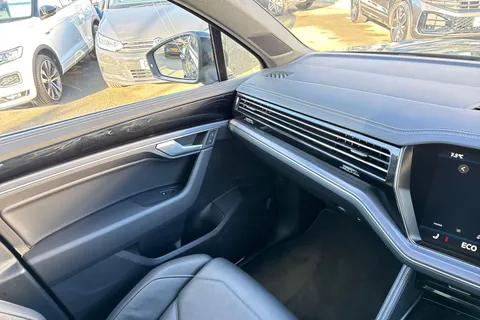 20 of 50 for Volkswagen Touareg 3.0 V6 TDI 4Motion 286 black Edition 5dr Tip Auto | Tow Bar | Heated Seats