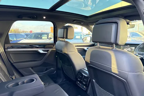 39 of 50 for Volkswagen Touareg 3.0 V6 TDI 4Motion 286 black Edition 5dr Tip Auto | Tow Bar | Heated Seats