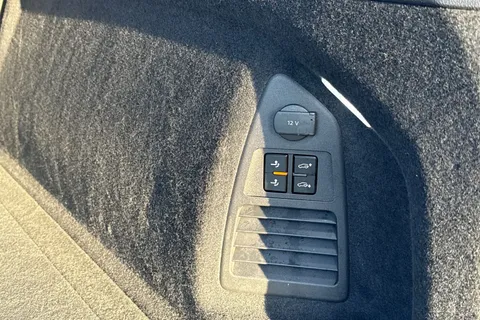 42 of 50 for Volkswagen Touareg 3.0 V6 TDI 4Motion 286 black Edition 5dr Tip Auto | Tow Bar | Heated Seats