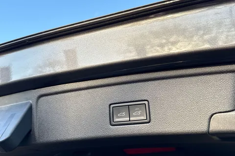 43 of 50 for Volkswagen Touareg 3.0 V6 TDI 4Motion 286 black Edition 5dr Tip Auto | Tow Bar | Heated Seats