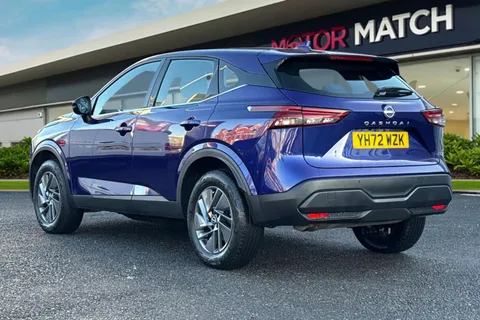 YH72WZK Nissan Qashqai 1.3 DIG-T MHEV Acenta Premium XTRON Euro 6 (s/s) 5dr Thumbnail #3