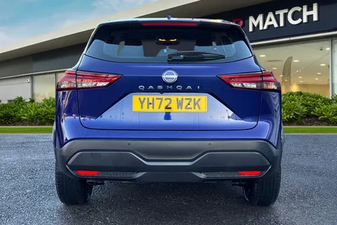 YH72WZK Nissan Qashqai 1.3 DIG-T MHEV Acenta Premium XTRON Euro 6 (s/s) 5dr Thumbnail #5