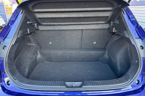 YH72WZK Nissan Qashqai 1.3 DIG-T MHEV Acenta Premium XTRON Euro 6 (s/s) 5dr Thumbnail #7