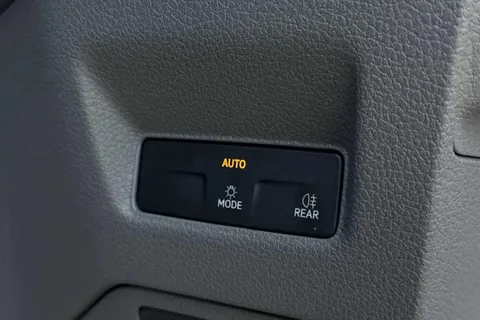 DG75CHC Volkswagen Crafter Cr35 Commerce Tdi CR35 Commerce MWB 140 PS FWD  - 25 Model Year/Business Pack Thumbnail #36