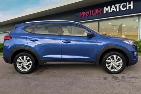 PY68WKA Hyundai Tucson 1.6 GDi SE Nav 5dr 2WD Thumbnail #3