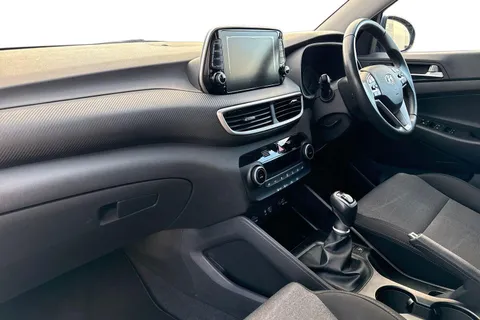 PY68WKA Hyundai Tucson 1.6 GDi SE Nav 5dr 2WD Thumbnail #14