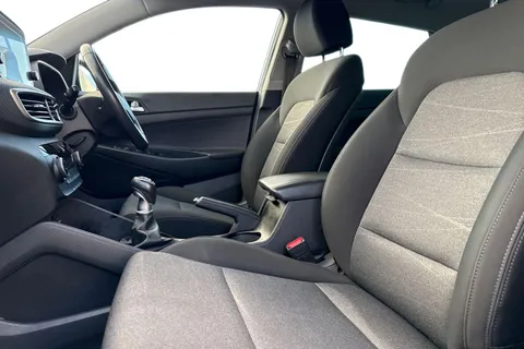 PY68WKA Hyundai Tucson 1.6 GDi SE Nav 5dr 2WD Thumbnail #15