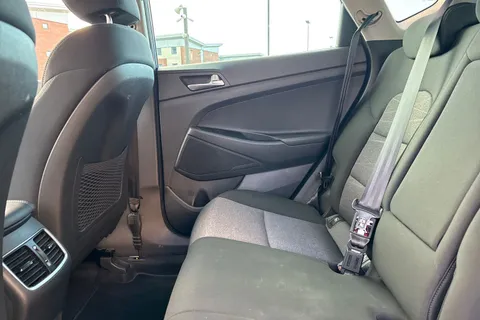 PY68WKA Hyundai Tucson 1.6 GDi SE Nav 5dr 2WD Thumbnail #33