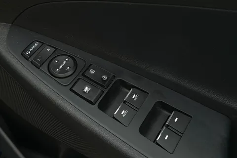 PY68WKA Hyundai Tucson 1.6 GDi SE Nav 5dr 2WD Thumbnail #38