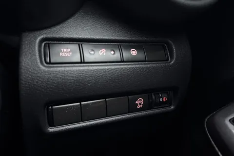 BK22ZBD Nissan Juke 1.0 DIG-T Tekna Euro 6 (s/s) 5dr Thumbnail #31