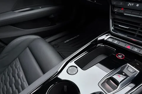 KR71NFT Audi e-tron GT 93.4kWh Vorsprung Auto quattro 4dr Thumbnail #21
