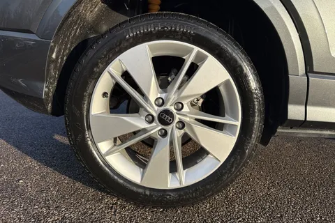 10 of 65 for Audi Q2 1.5 TFSI CoD 35 S line Euro 6 (s/s) 5dr