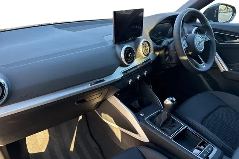 14 of 65 for Audi Q2 1.5 TFSI CoD 35 S line Euro 6 (s/s) 5dr