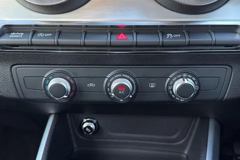 21 of 65 for Audi Q2 1.5 TFSI CoD 35 S line Euro 6 (s/s) 5dr