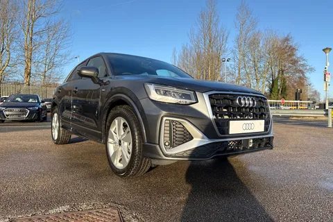 27 of 65 for Audi Q2 1.5 TFSI CoD 35 S line Euro 6 (s/s) 5dr