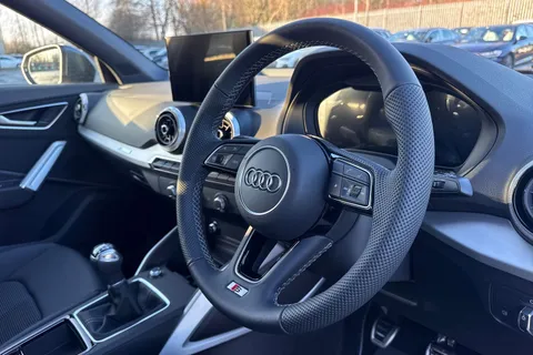 42 of 65 for Audi Q2 1.5 TFSI CoD 35 S line Euro 6 (s/s) 5dr