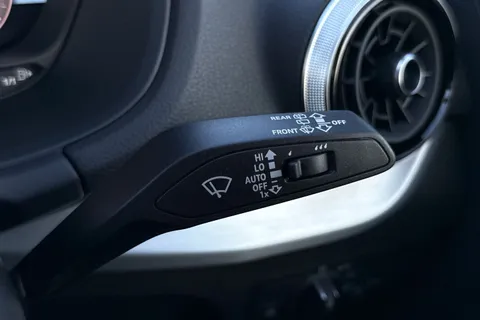 54 of 65 for Audi Q2 1.5 TFSI CoD 35 S line Euro 6 (s/s) 5dr