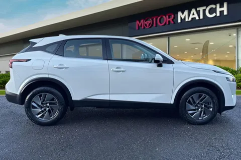 DV22NXX Nissan Qashqai 1.3 DIG-T MHEV Acenta Premium XTRON Euro 6 (s/s) 5dr Thumbnail #4