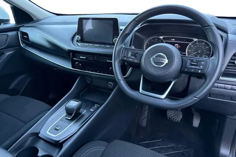 DV22NXX Nissan Qashqai 1.3 DIG-T MHEV Acenta Premium XTRON Euro 6 (s/s) 5dr Thumbnail #8