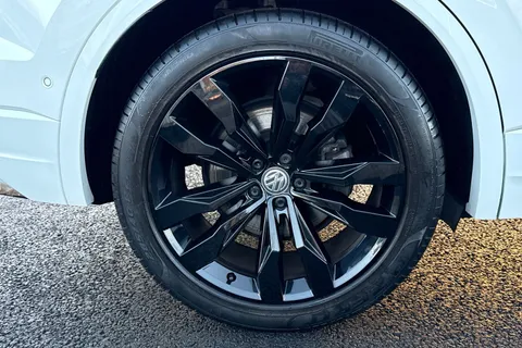VU70AXD Volkswagen Touareg 3.0 V6 TDI 4Motion Black Edition 5dr Tip Auto Thumbnail #6