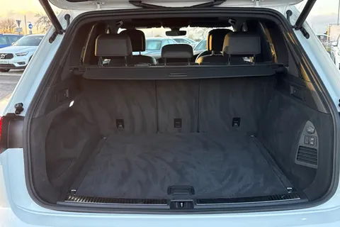 VU70AXD Volkswagen Touareg 3.0 V6 TDI 4Motion Black Edition 5dr Tip Auto Thumbnail #9