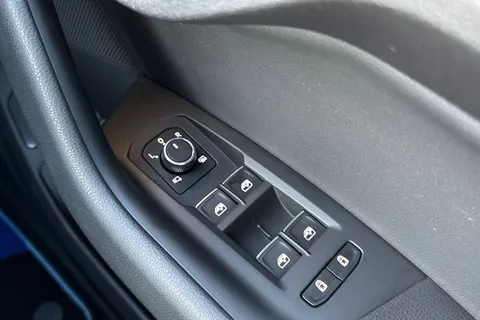 VU70AXD Volkswagen Touareg 3.0 V6 TDI 4Motion Black Edition 5dr Tip Auto Thumbnail #17